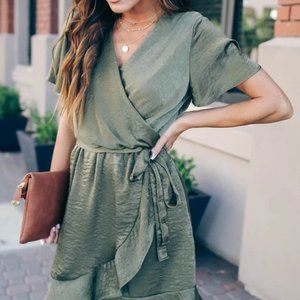 Vici NWOT Talking Smooth Ruffle Tie Dress